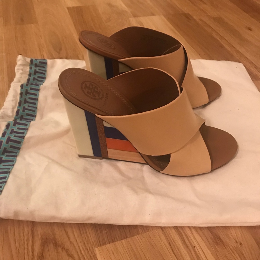 [Tory Burch] Nude Wedge Sandals